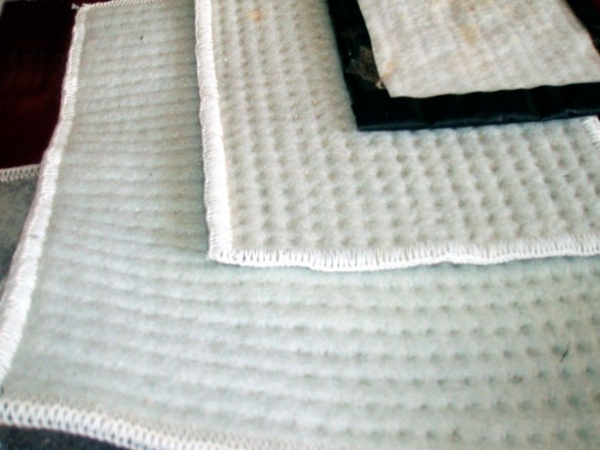 膨润土复合防水毯(垫)